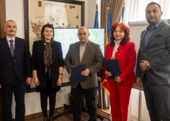 Agricultura viitorului se mută la Vaslui. Parteneriat strategic cu USVT pentru laboratoare vii și tehnologii smart