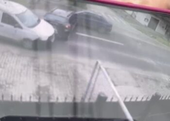 Accident cu trei mașini pe strada Emil Zola