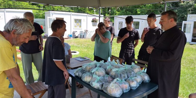 Parohia Timișoara Dacia, alături de oamenii străzii