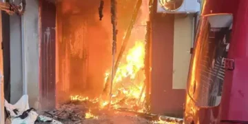 Incendiu la un bloc din Reșița