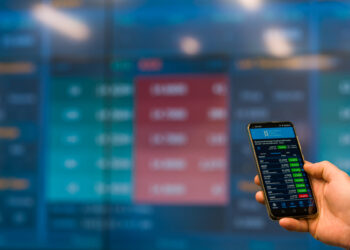 Acţiunile Hidroelectrica au urcat cu 20%