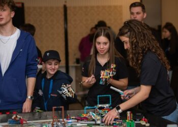 Copiii din Timișoara care transformă trecutul în viitor: Echipa Brainery