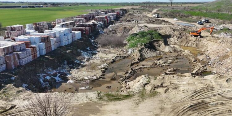 Deșeuri îngropate la Săcălaz și Șag